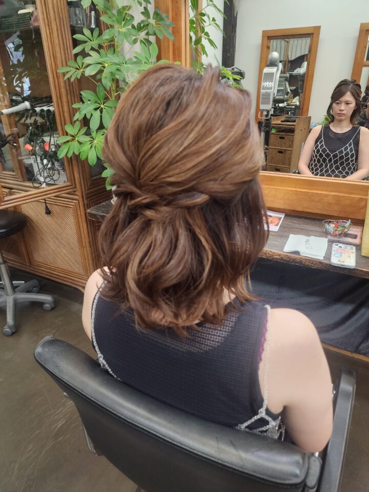 ハーフアップ　ヘアアレンジ　パーティーヘア