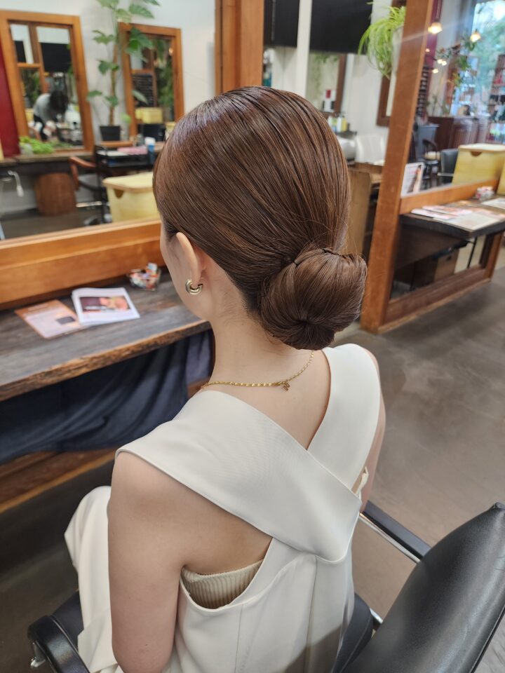 シニヨン　タイトシニヨン　ヘアセット