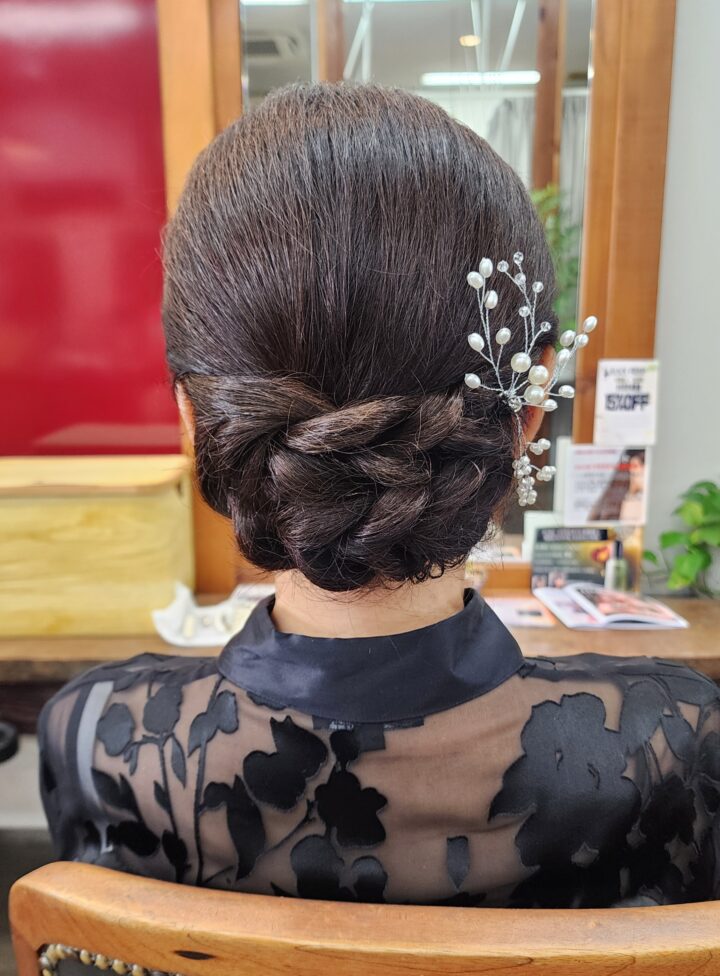 シニヨン　ヘアアレンジ　パーティーヘア