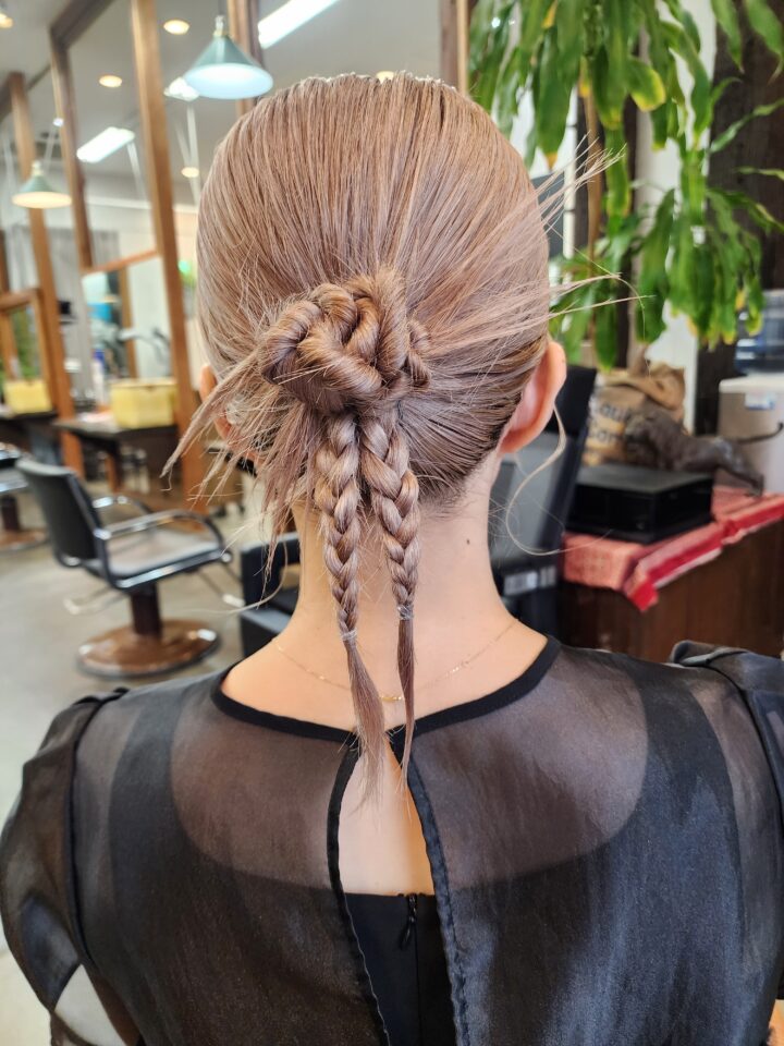 カチモリ　ヘアセット　お呼ばれヘア