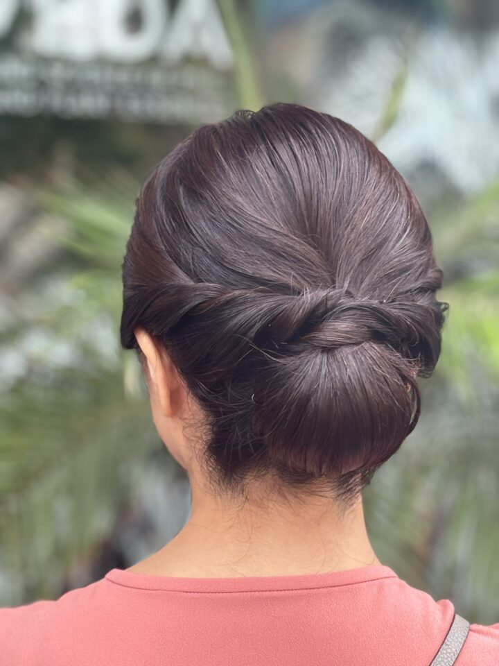 シニヨン　ヘアアレンジ　パーティーヘア