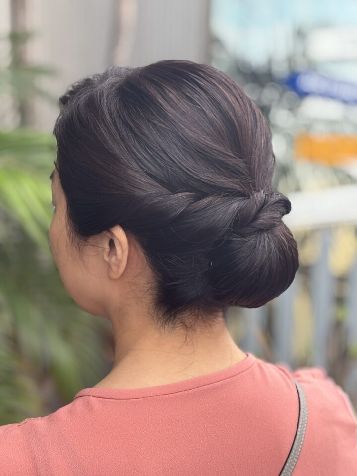 シニヨン　ヘアアレンジ　パーティーヘア